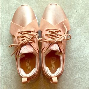 Women’s puma sneakers